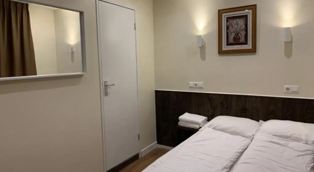 Двухместный номер Dam Hotel
