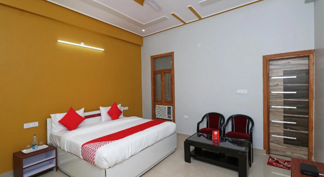 Hotel O SUNSHINE, Забронировать Отель Отели Гомти Нагара с парковкой, Парковка