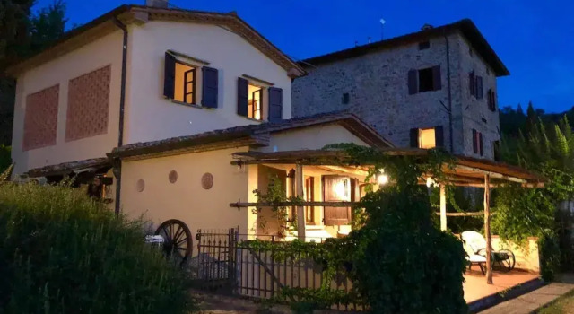 Scenic Stay in Restored Retreat, Boek Hotel Monterchi 