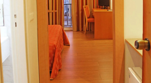 Семейный люкс Strada Marina Hotel