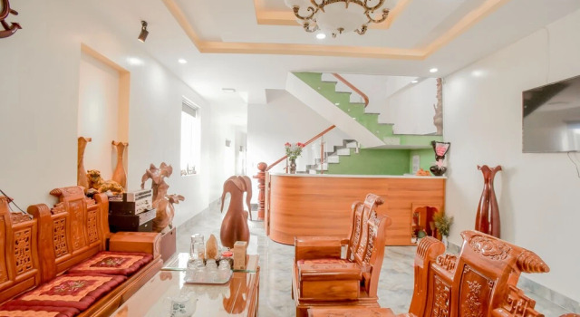 Chu Nguyen Hotel, Забронировать Отель Далат Ламдонг, рядом с Гостевой дом Ханг Нга