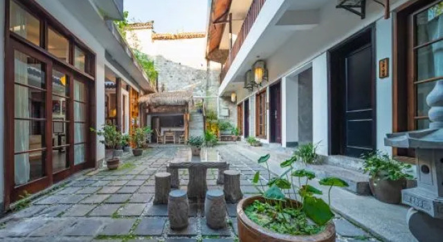 Fenghuang Dengli Courtyard Inn (East Gate of the Ancient City), Rezerwuj Hotel Xiangxi Hunan