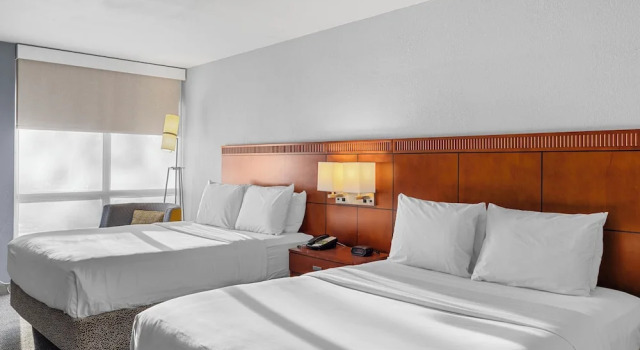Четырёхместный номер Standard Riverside Hotel & Conference Center