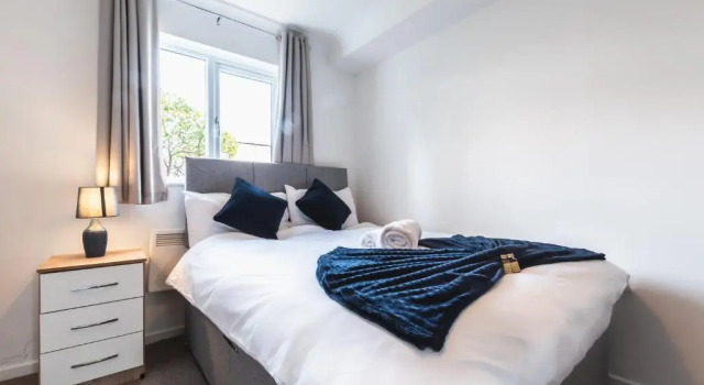 BEST PRICE - Fantastic 2bed 2bath City Centre Apartment! 1 Double bed, 3 Singles or Kingsize, Sofabed, Smart TVs, FREE PARKING, Varaa Huoneisto Asunnot kohteessa Merseyside, Huoneisto