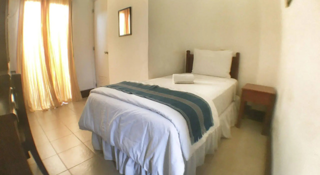 Casa Dona Emilia Bed and Breakfast, Buchen Sie Hotel Hotels in Luzon mit Pool, Schwimmbad