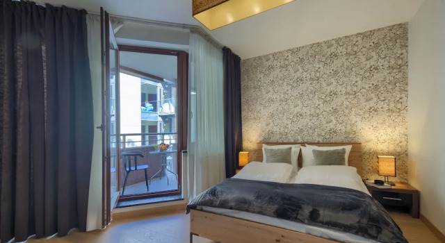 Клубные апартаменты с балконом Alibi Apartments