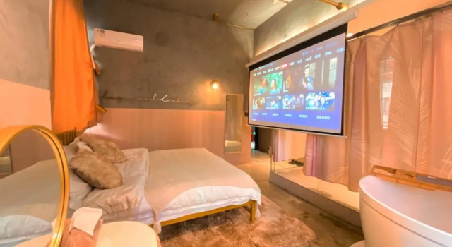 Номер Superior Black Gold Factory Boutique Design Hotel
