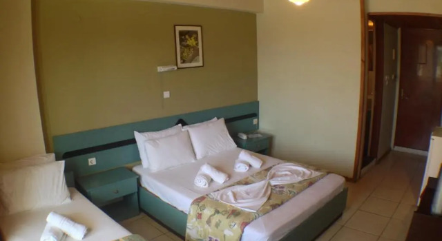 Трёхместный номер Standard Politia Hotel
