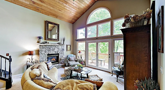 2637 Pisgah Forest - 3 Br Home, Забронировать Дом для отпуска Отели Бревэрд с парковкой, Парковка