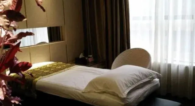 Holiday Sunshine Business Hotel, Boek Hotel Hotels in Guangdong met parkeren, Parkeren