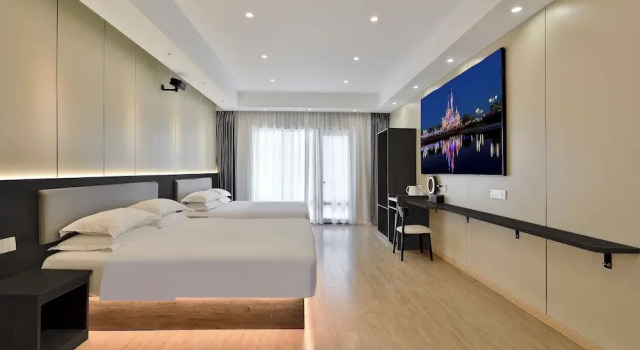 Четырёхместный семейный номер Standard Yinshu Lunasvilla Courtyard Garden Resort Hotel