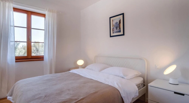 Stunning Home in Sveti Jakov With Sauna, Wifi and 3 Bedrooms, Varaa Hotelli Hotellit Kvarner Islands uima-altaalla, Uima-allas
