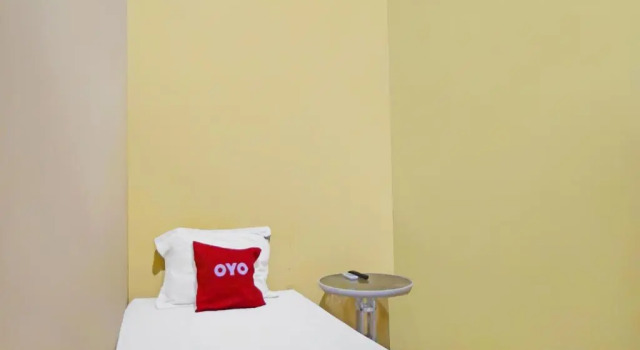 Номер Standard OYO 990 Stadion Residence Syariah