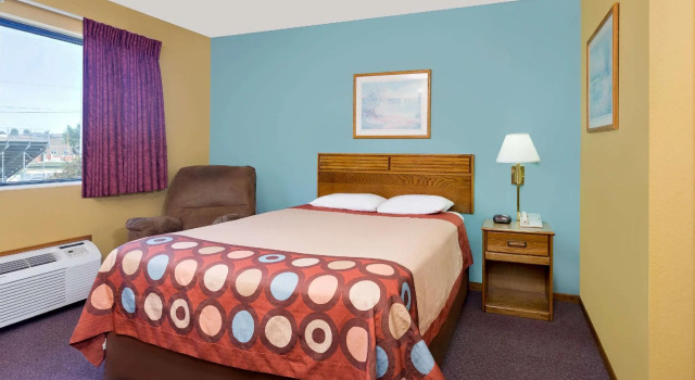 Двухместный номер Standard Super 8 by Wyndham Dyersville