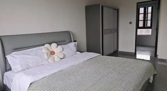 Люкс с 3 комнатами с видом на озеро Guilin Miaowo Apartment (Luhu International Branch)