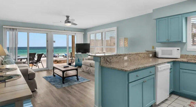 Crystal Sands 112b: Beachfront Condo With Front-row Gulf Views