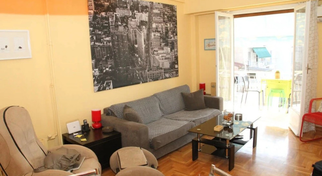 Colorful apartment in Athens!
