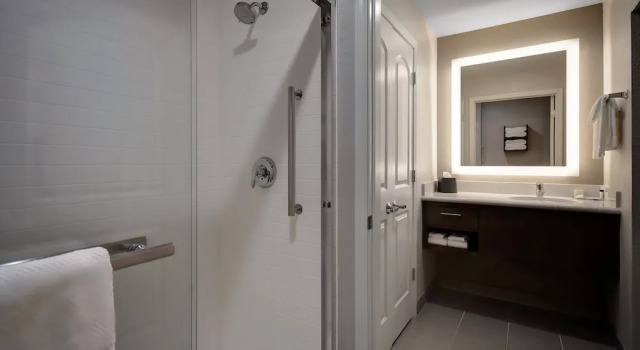 Люкс c 1 комнатой Staybridge Suites - Holland by IHG