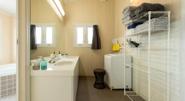 Коттедж с 4 комнатами Sea Side House Toya