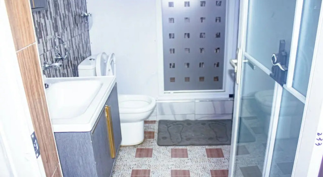Апартаменты Exclusive Villa in 5 Hideout East Legon