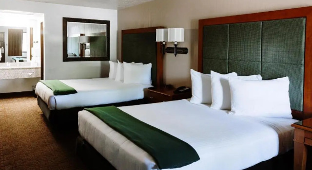 Четырёхместный номер Standard Taos Valley Lodge