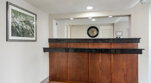 The Townhouse Inn, Buchen Sie Hotel Hotels in High Point mit Parkplatz, Parkplätze