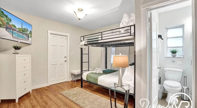 Amazing 4BR with Private Heated Pool, Book Feriehus Villaer i Florida, Villa
