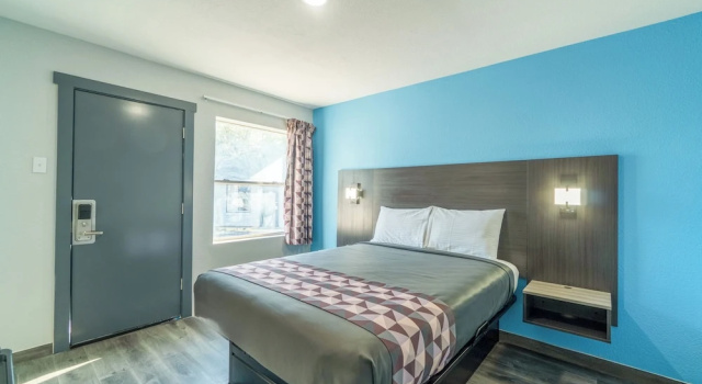Номер Standard Royal Inn