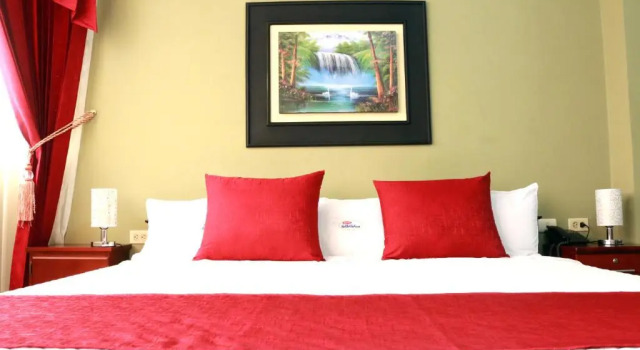 Полулюкс Hotel Restaurante LA HABANA