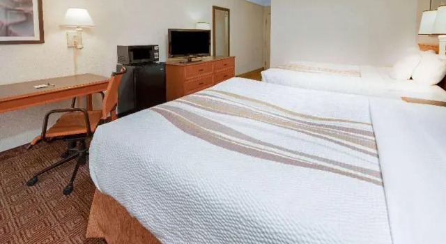 Номер Deluxe La Quinta Inn & Suites by Wyndham Salt Lake City - Layton