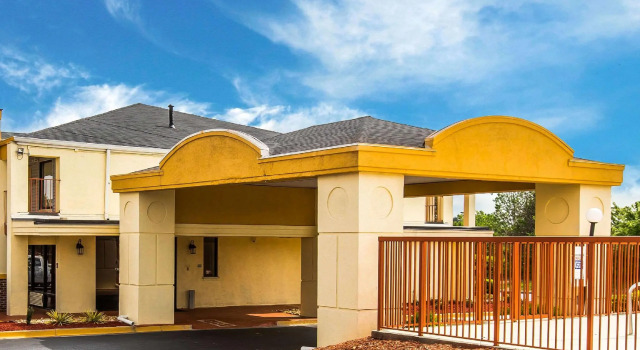 Кровать в общем номере Econo Lodge - Conyers