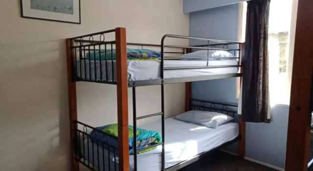 Кровать в общем номере Annies Nirvana Lodge Backpackers