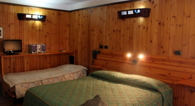 Трёхместный номер Standard с балконом и с видом на горы Hotel Bouton DOr - Cogne