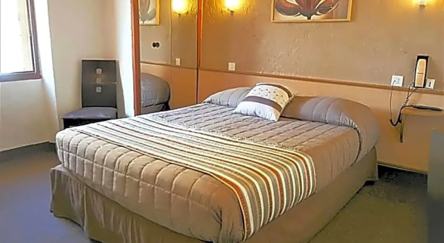 Номер Standard Hôtel dAngleterre, Salon-de-Provence