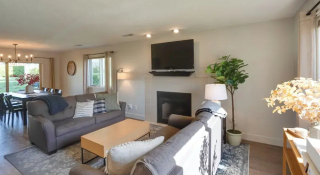 5 Mi to Dtwn St George: Condo w/ Resort Amenities!, Забронировать Курортный отель Отели Сент-Джордж с парковкой, рядом с Гольф клуб "Корал Каньон", Парковка