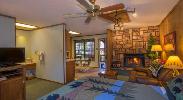 Shadow Mountain Lodge and Cabins, Rezerwuj Hotel Ruidoso Nowy Meksyk