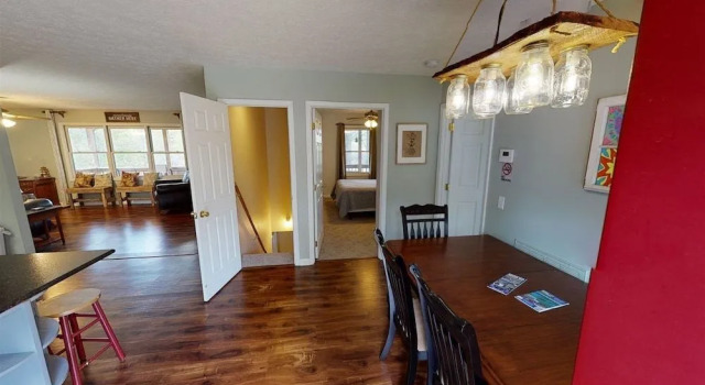 Rustic Charm, Boek Hotel New Tazewell Tennessee