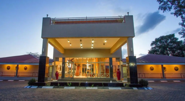CityBlue Courtyard Hotel & Suites, Book Hotel SPA Hotels in Livingstone, SPA
