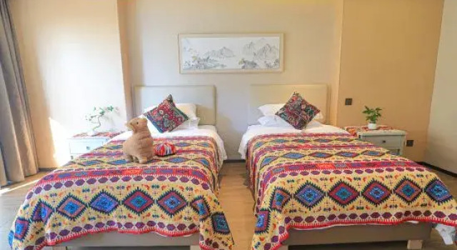 Люкс с 2 комнатами Xinjiang Plaza Holiday Hotel