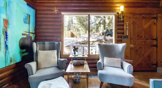 Boutique + Artsy Log Cabin in North Lake Tahoe!