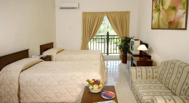 Suria Service Apartment Hotel, Book Apartment Hotels in Perak with a Pool, Swimming Pool