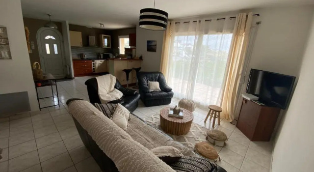 Коттедж Maison à 20 mètre de la plage vue sur Mer