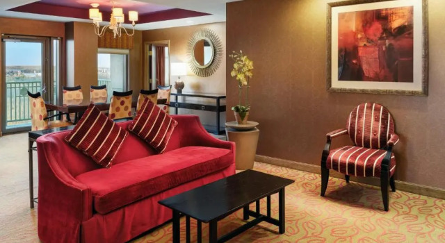 Люкс Presidential с 2 комнатами Отель Embassy Suites by Hilton Charlotte Concord Golf Resort & Spa