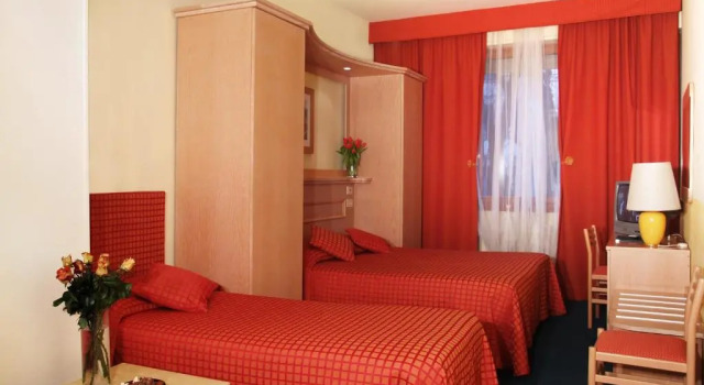 Трёхместный номер Standard Hotel Meridiana