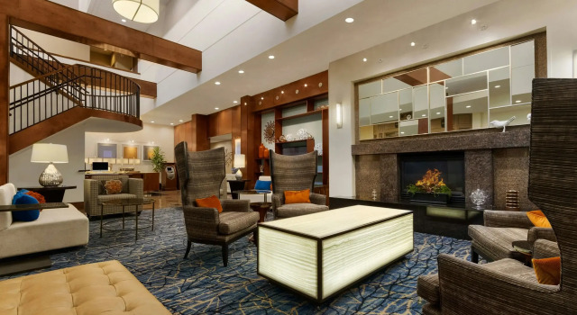 Hilton Knoxville, Забронировать Отель Ноксвилл Теннесси, рядом с Исторический южный железнодорожный вокзал