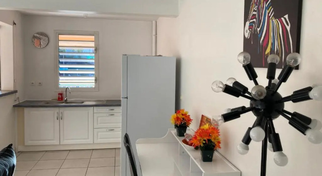 BIENVENUE à TI GWADLOUP JOLI T2 PARKING GRATUIT, Prenota Hotel Le Gosier Grande-Terre