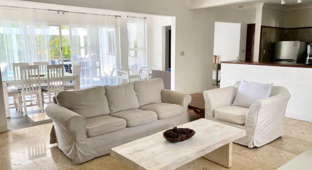 EXOTIC VILLA I - Three Bedroom with Private Pool, Забронировать Вилла Отели Сан-Педро-де-Макорис с парковкой, Парковка