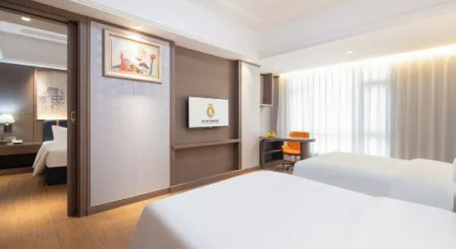 Трёхместный люкс Victoria International Hotel ViCTORIAINTERNATIONALHOTEL