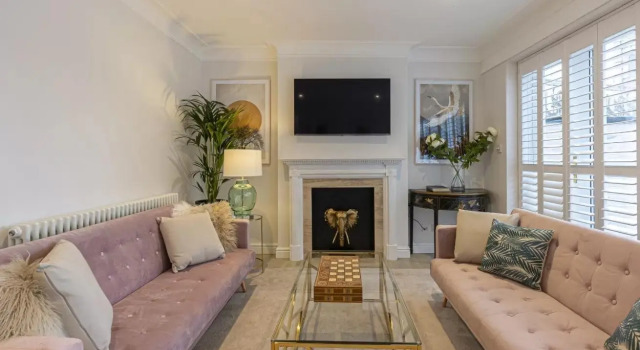Stunning 3-bed house with roof terrace near King’s Road in Chelsea