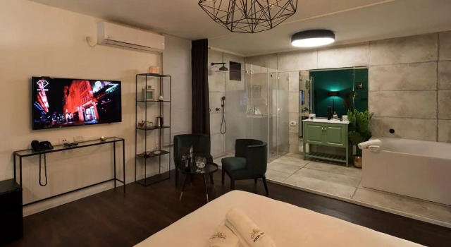 Люкс с балконом Estate Spa Boutique Hotel